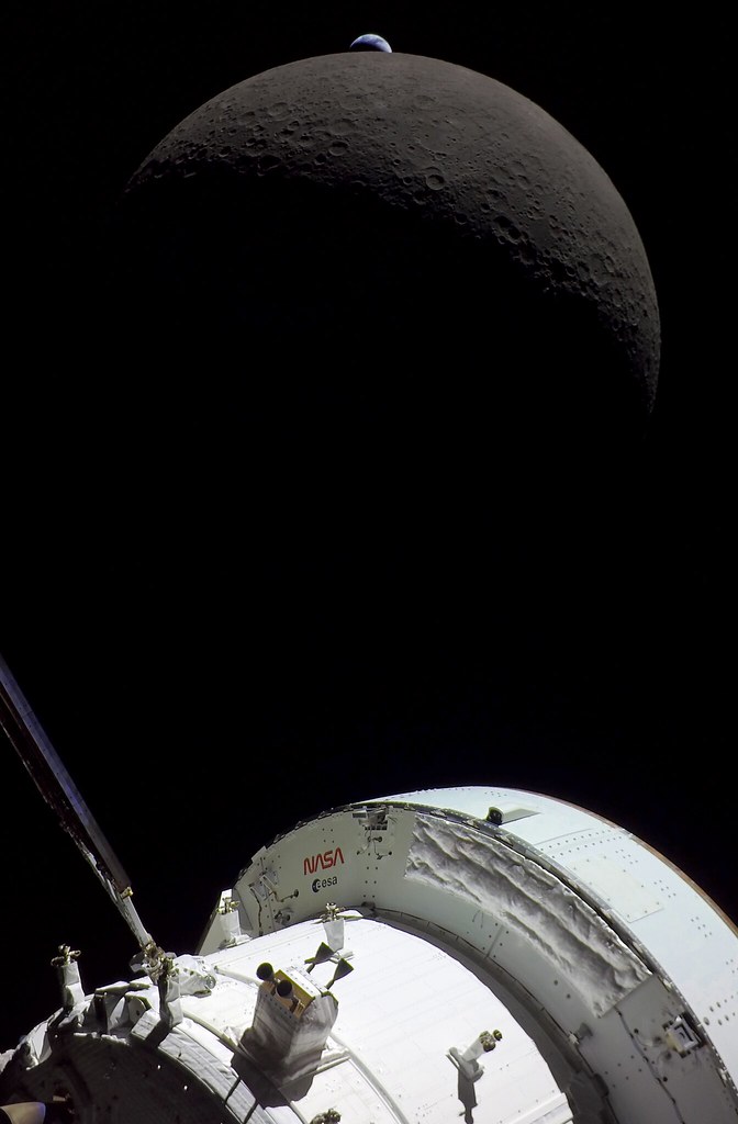 Artemis II lyfter mot månen – första bemannade månresan på över 50 år