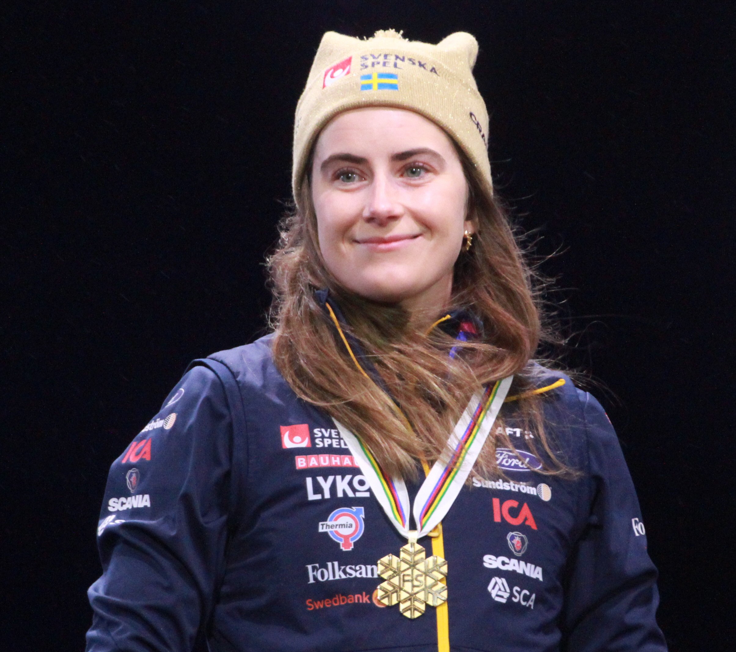 Ebba Andersson vinner historiska OS-femmilen – första kvinnliga mästaren på 50 km