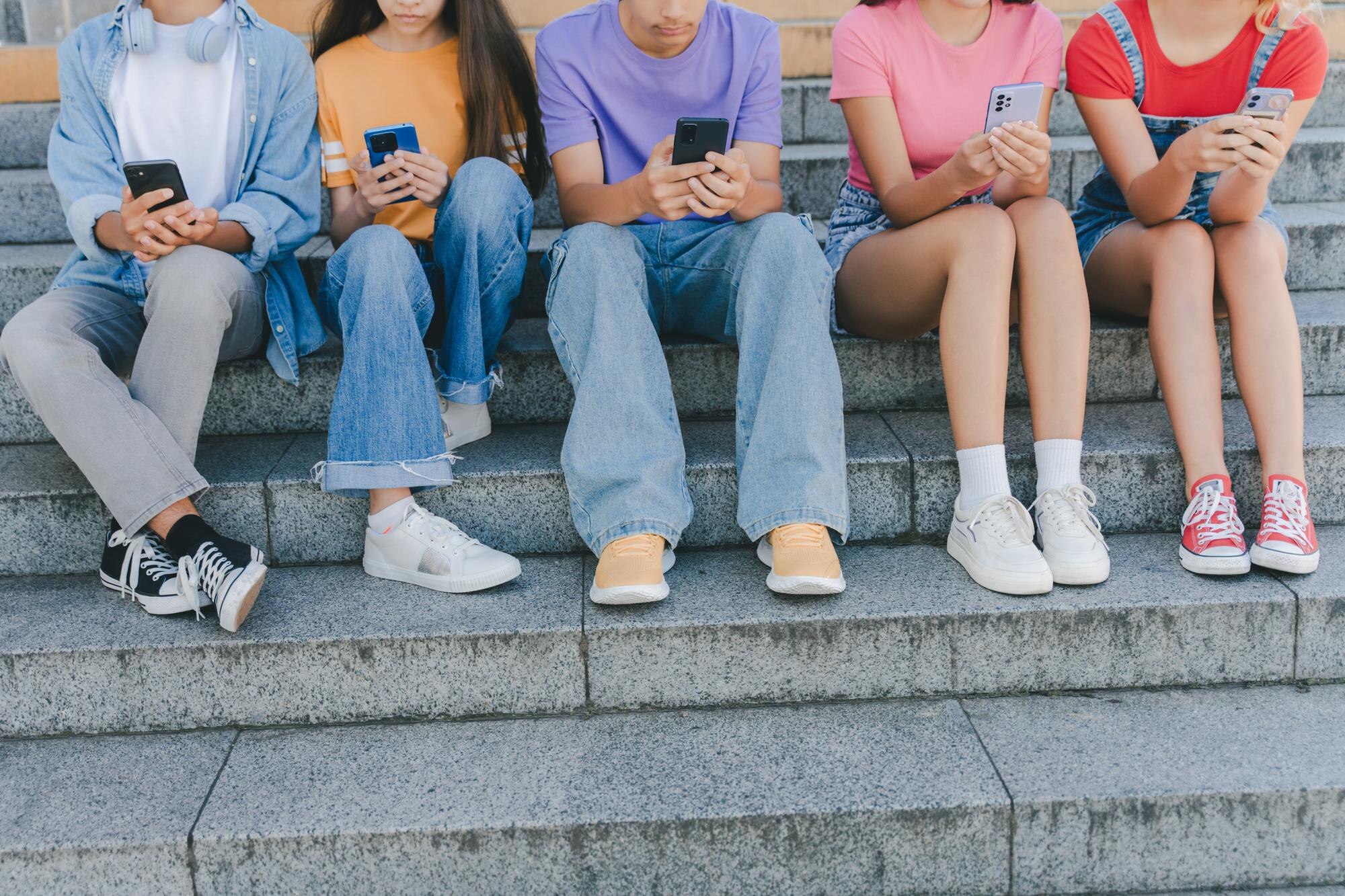 EU föreslår åldersgränser för sociala medier – eget konto först från 15