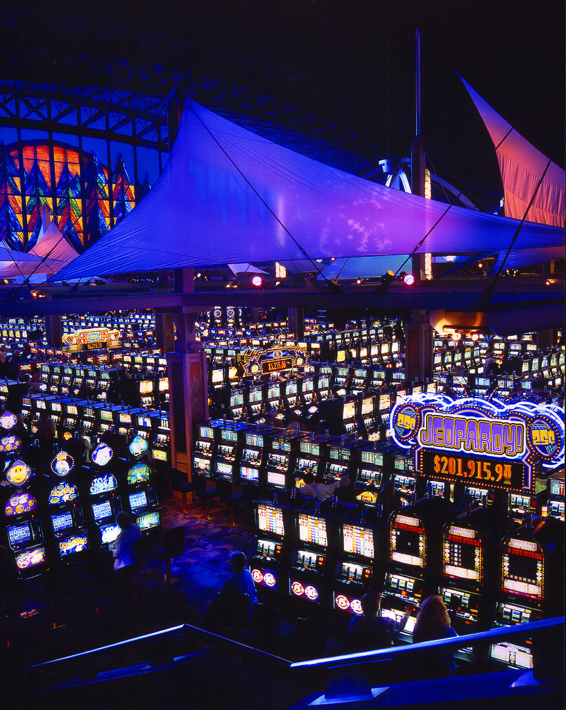 Spelautomater som illustrerar free spins direkt eller fördelade över flera dagar