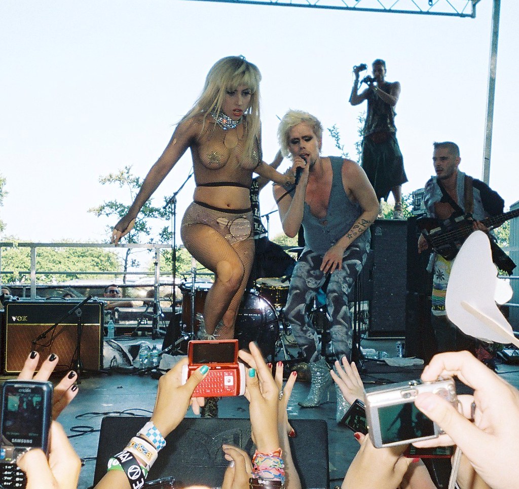 Lady Gaga uppträder på Lollapalooza 2010