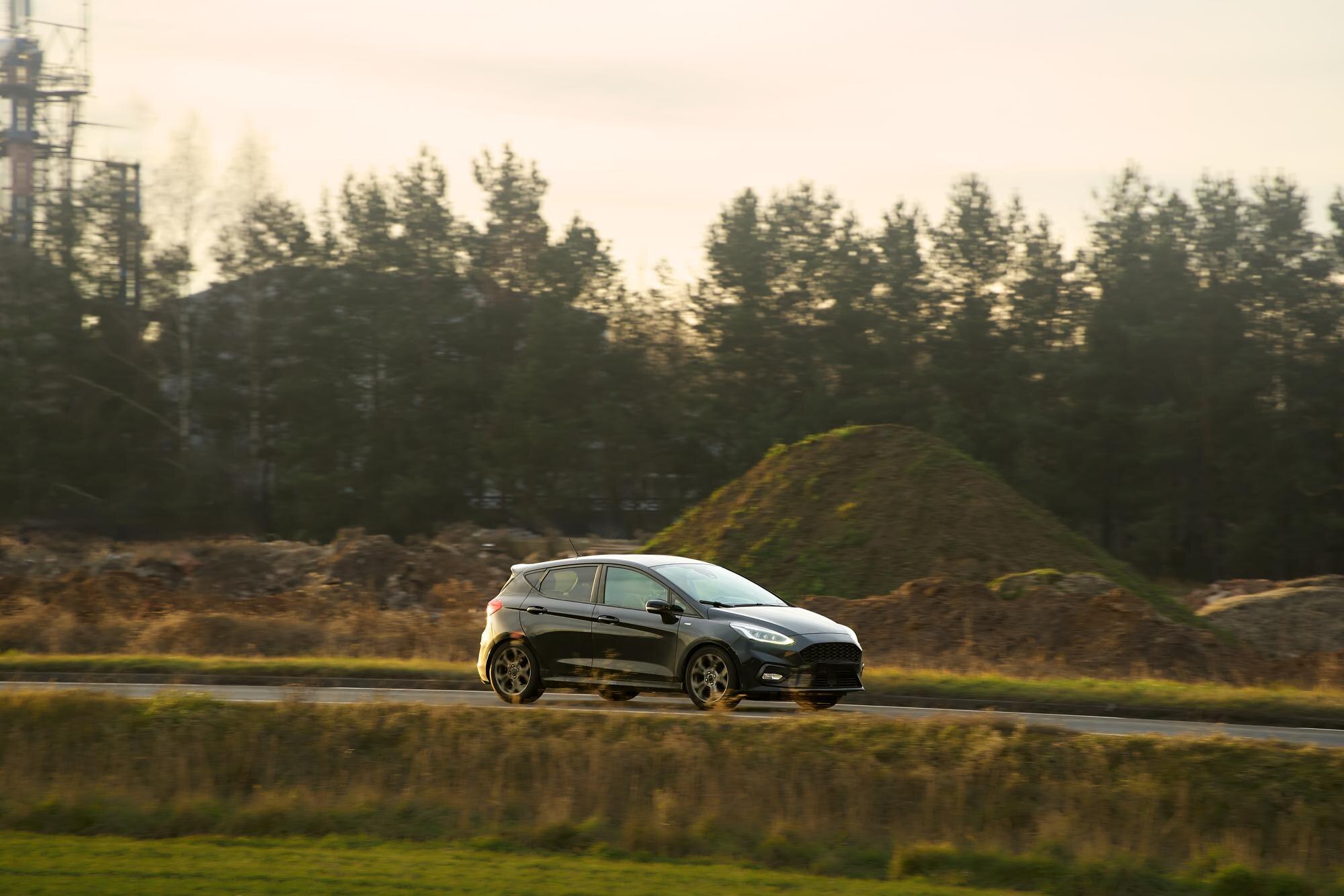 Polestar 4 SUV i Sverige – pris från 634 000 kr, räckvidd 630 km