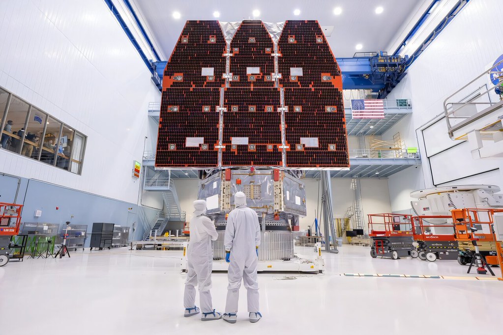 NASA:s Nancy Grace Roman Space Telescope i renrum inför uppskjutningen 2026