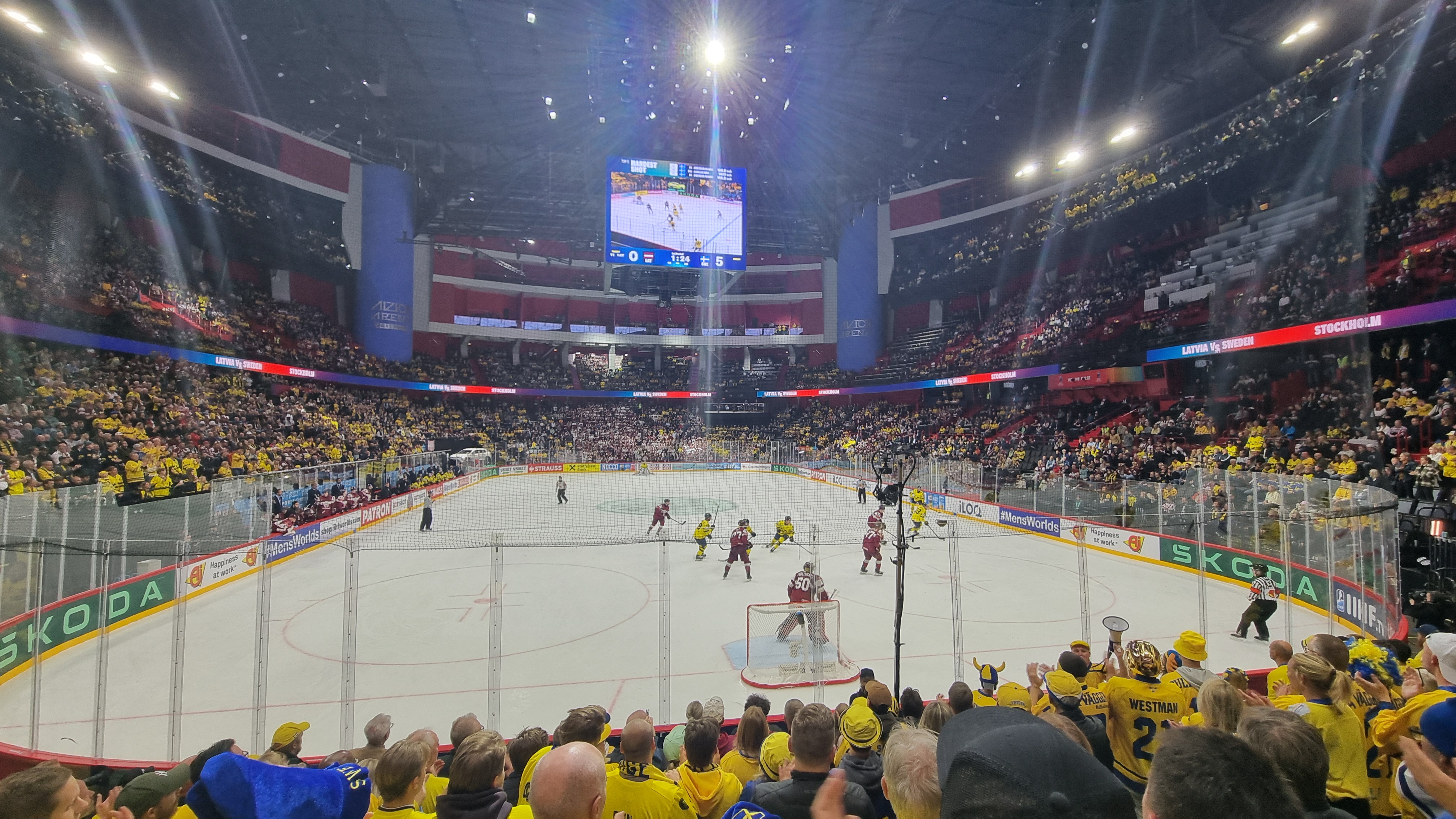 Tre Kronor räddar VM – slår Slovakien med 4–2 och går till kvartsfinal