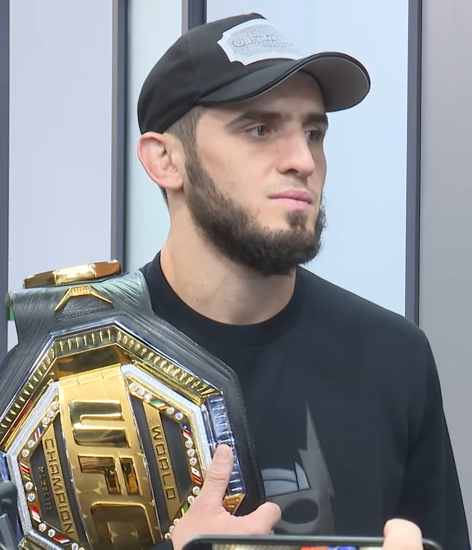 Islam Makhachev skriver historia på UFC 322 – dominerar Jack Della Maddalena och blir dubbelmästare